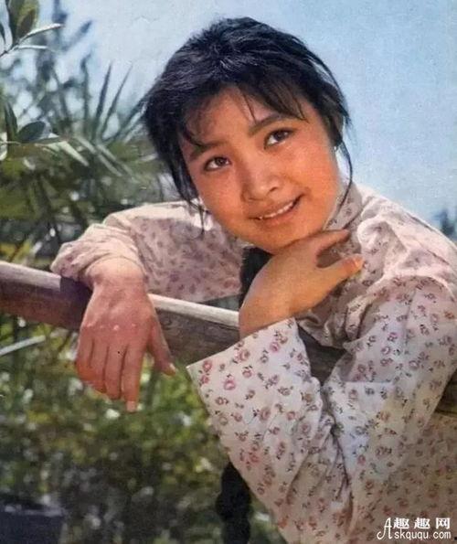 电影小花,烽火岁月中的青春传奇